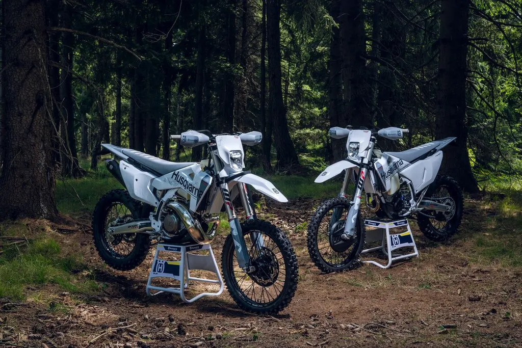 Ra mắt Husqvarna TE 300 Pro và FE 350 Pro 2027: Đỉnh cao cho dân Enduro