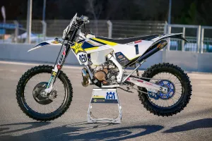 Xe của pro: Graham Jarvis đã thiết lập chiếc Husqvarna TE 300i như thế nào?